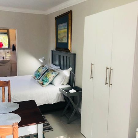 Baylight Accomodation Room 2 Mossel Bay Esterno foto